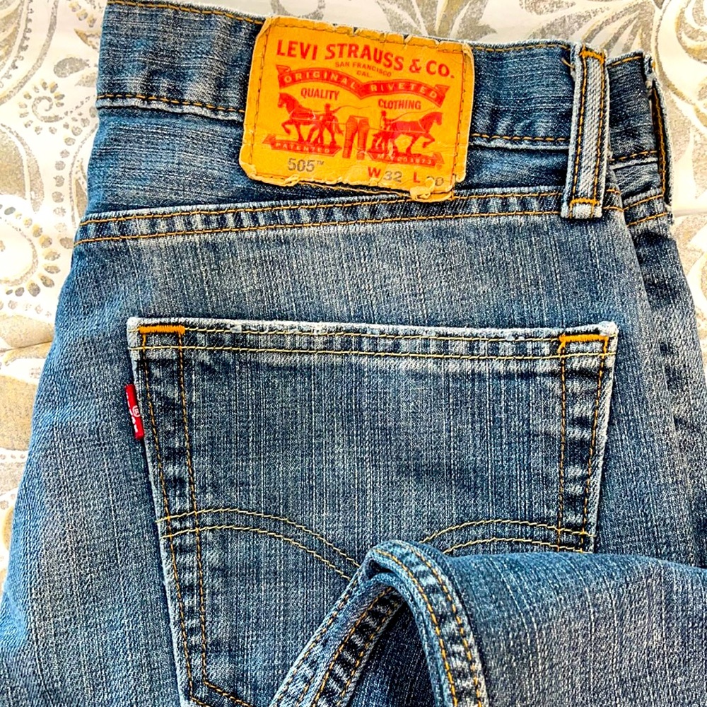Levi’s 505 Regular Fit Men’s Jeans  32…